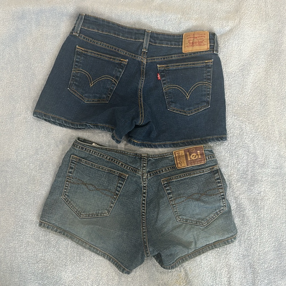 2 pair of shorts - Levi’s & LEI